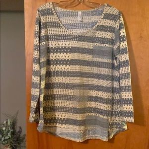 Lularoe Lynnae top